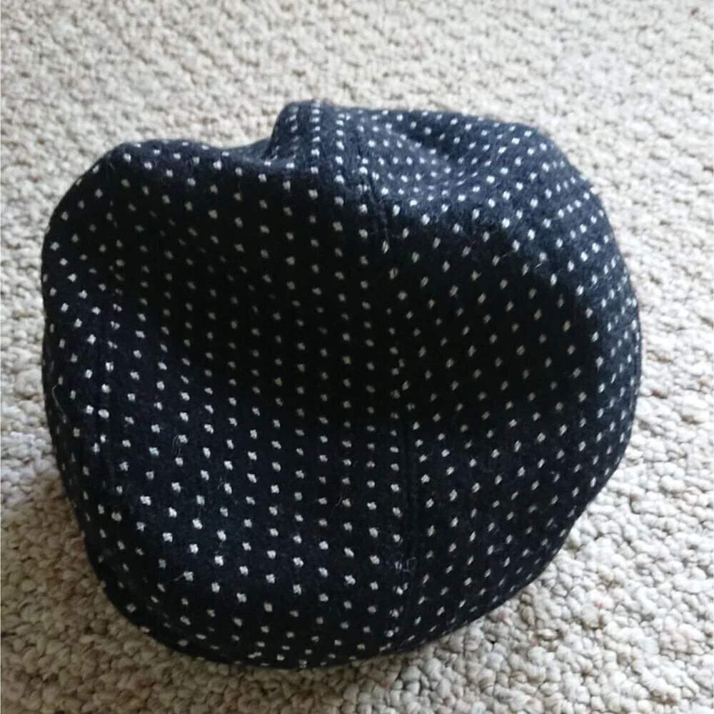 Italy yarn/wool black white dotted winter hat